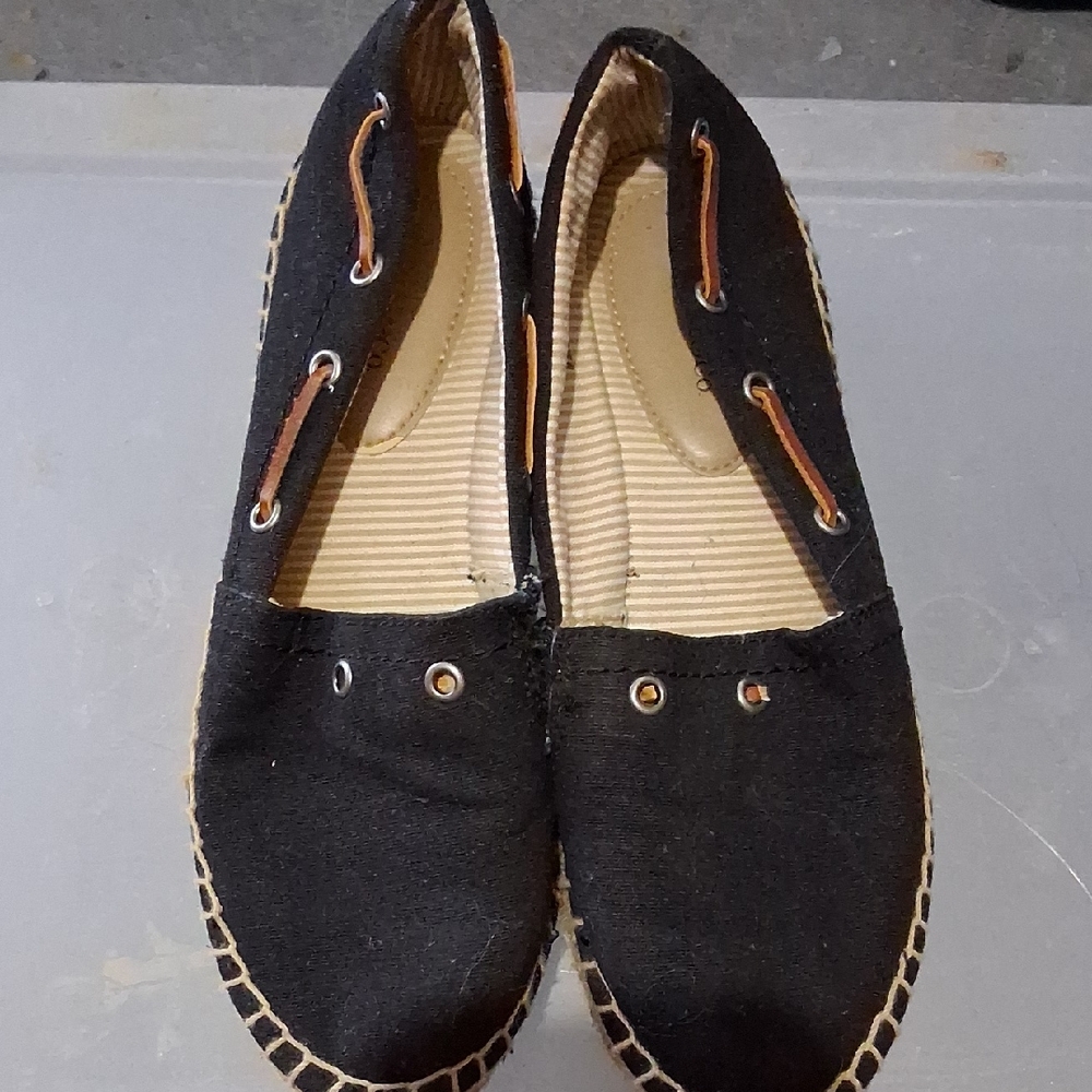 G.H. Bass & Co. Black Canvas Espadrille Flats with Tan Insole